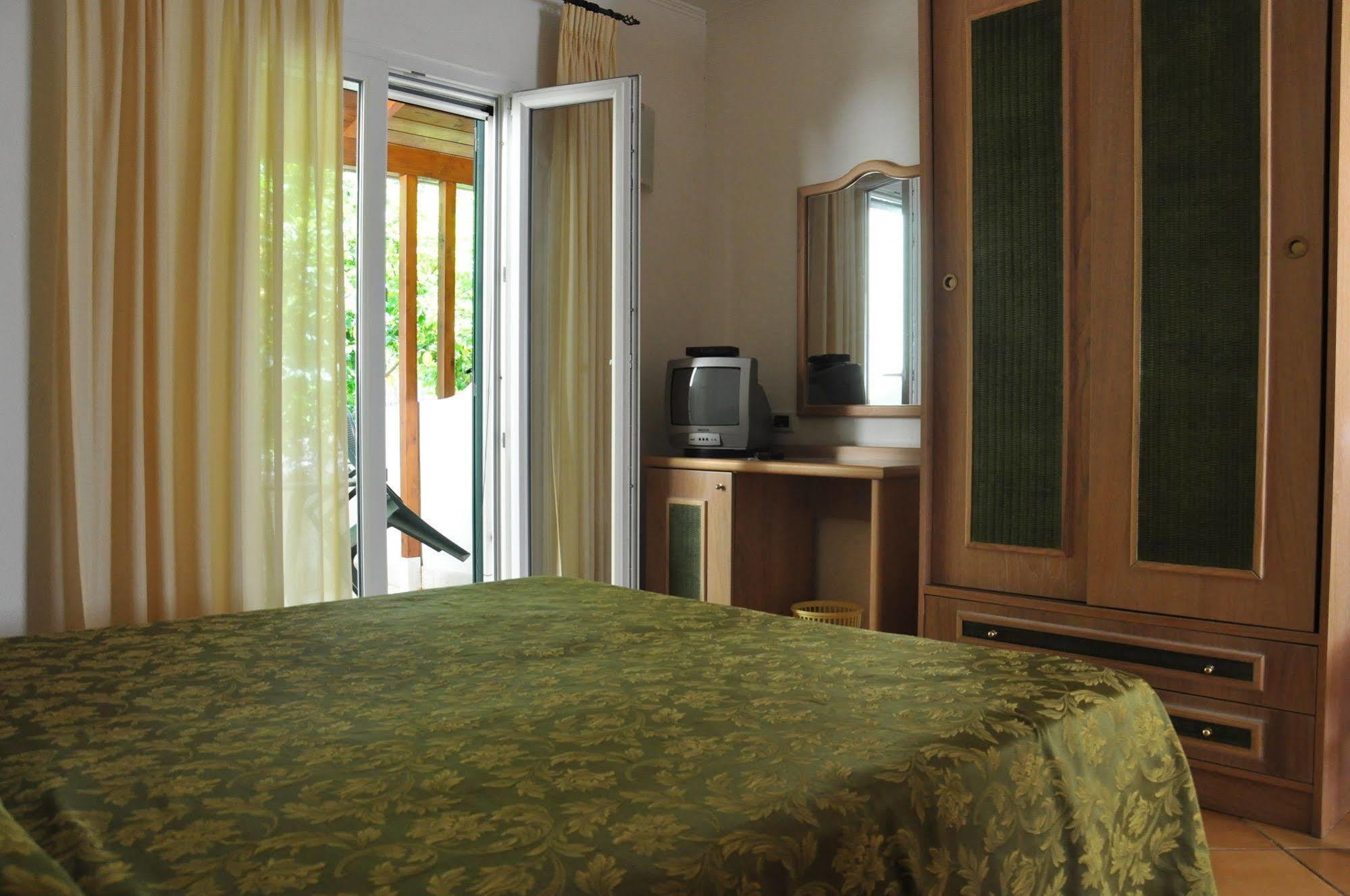 Hotel La Marticana Іскія Екстер'єр фото