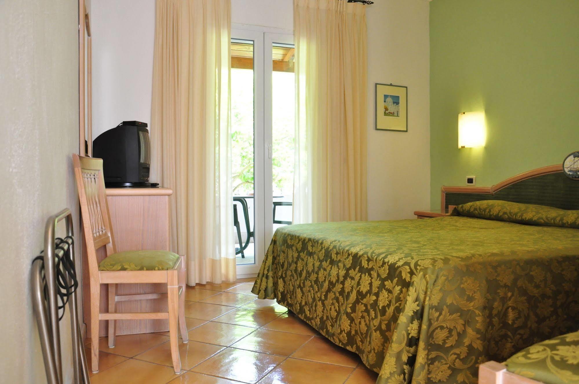 Hotel La Marticana Іскія Екстер'єр фото