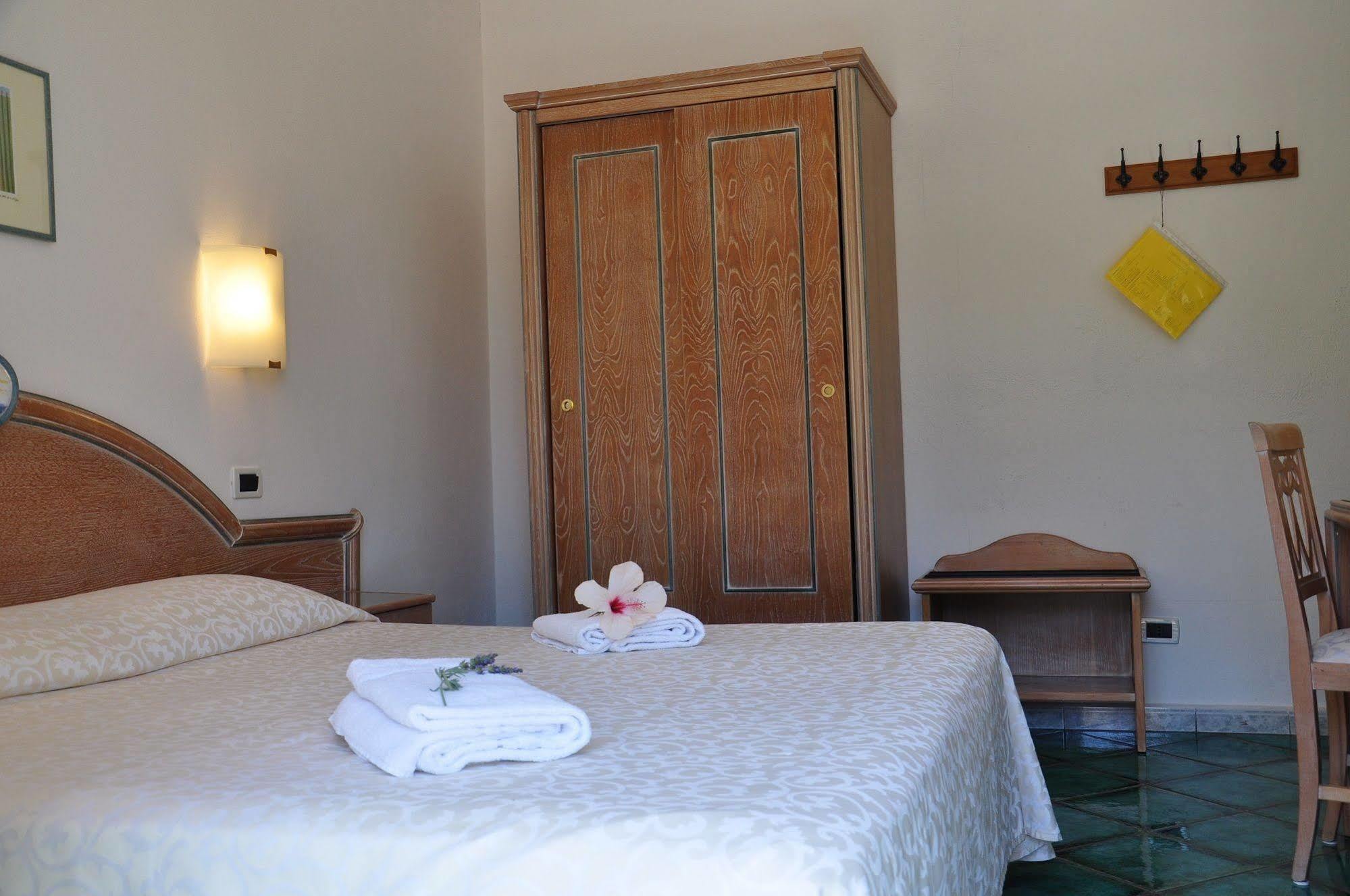 Hotel La Marticana Іскія Екстер'єр фото